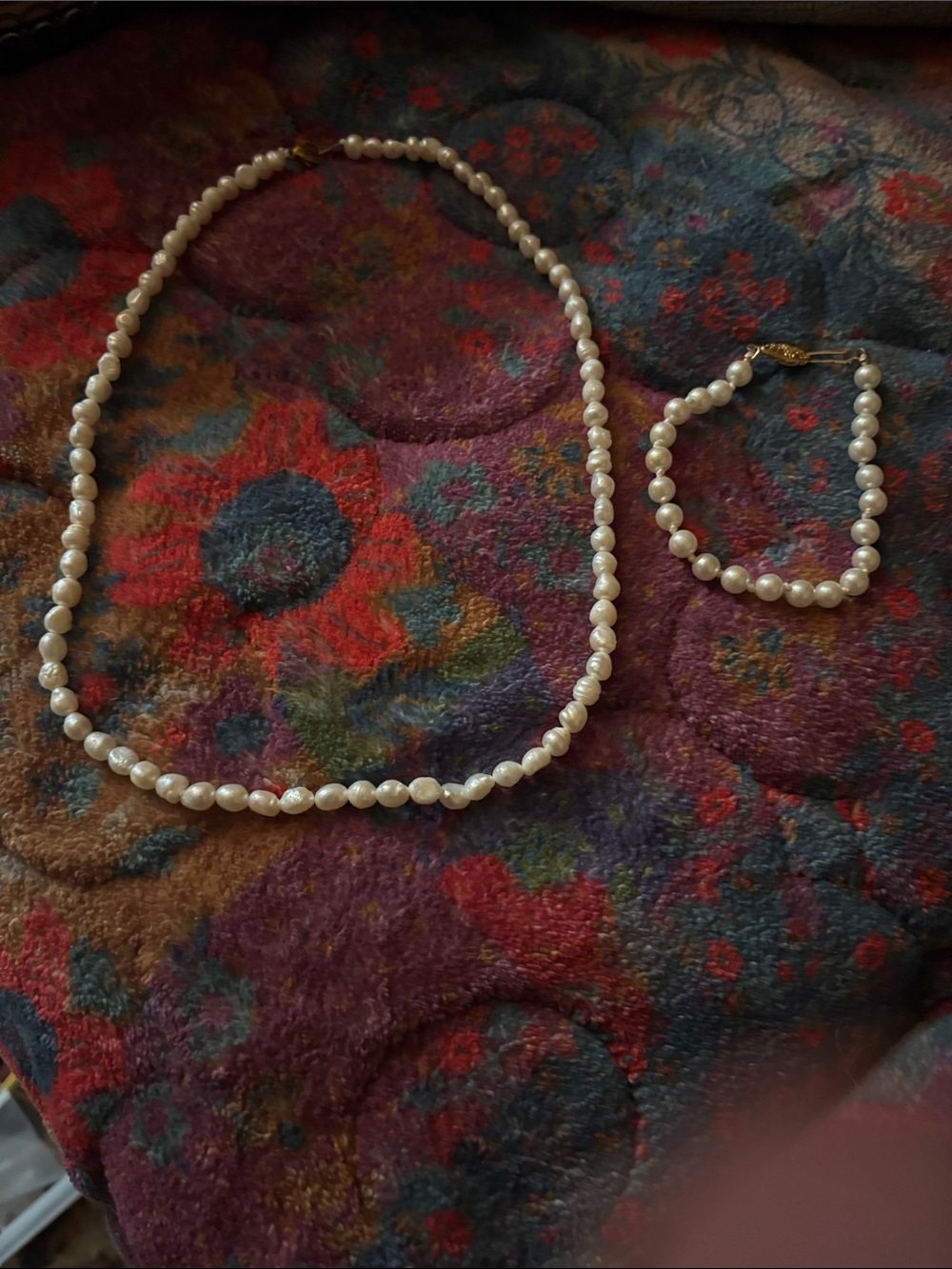 Classic Pearl Necklace and Bracelet Set in White